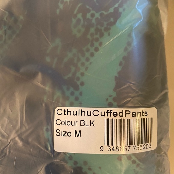 Blackmilk “CTHULHU CUFFED PANTS” Size Medium M NWT Tentacles H.P. Lovecraft - Picture 11 of 16